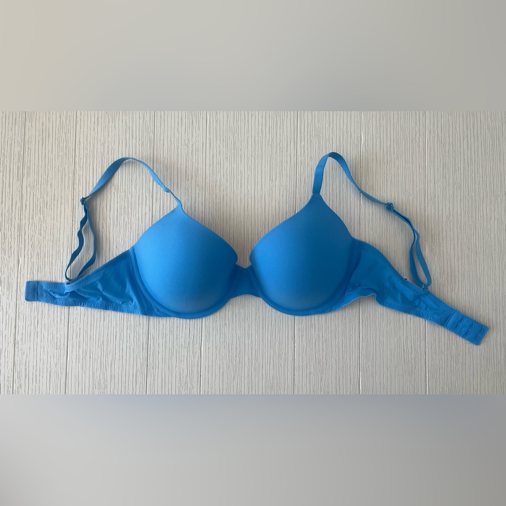 PINK Victoria's Secret Vibrant Blue Bra